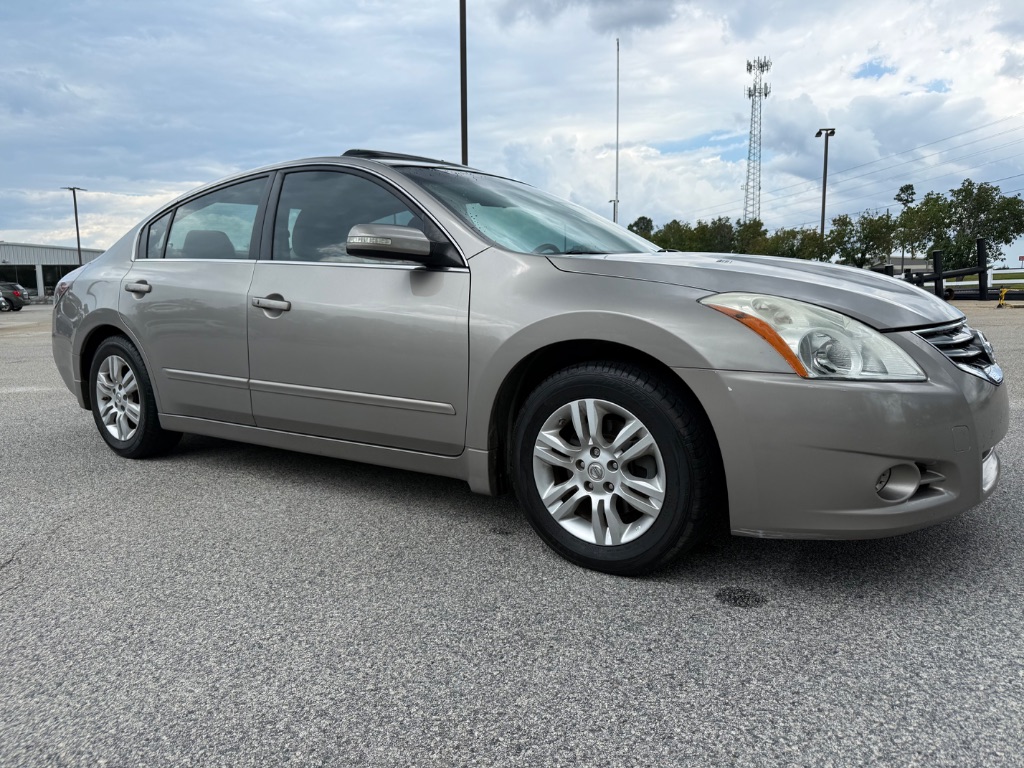2012 Nissan Altima - $8,450