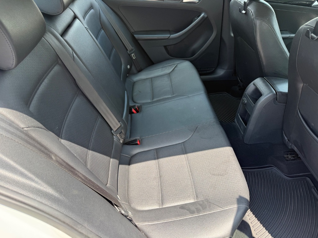 2017 Volkswagen Jetta - $12,599