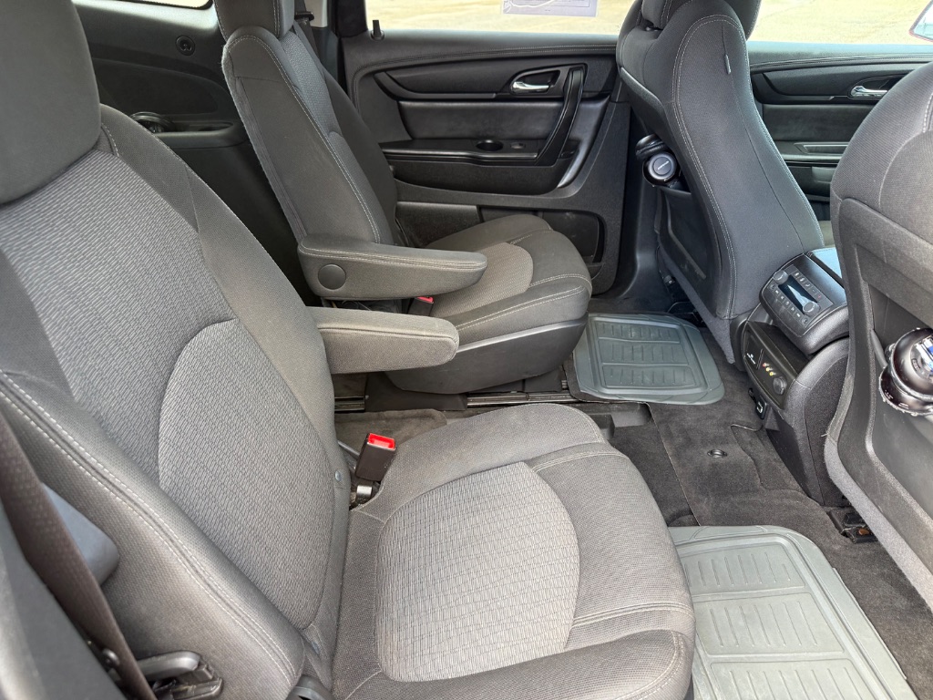 2017 Chevrolet Traverse - $9,949