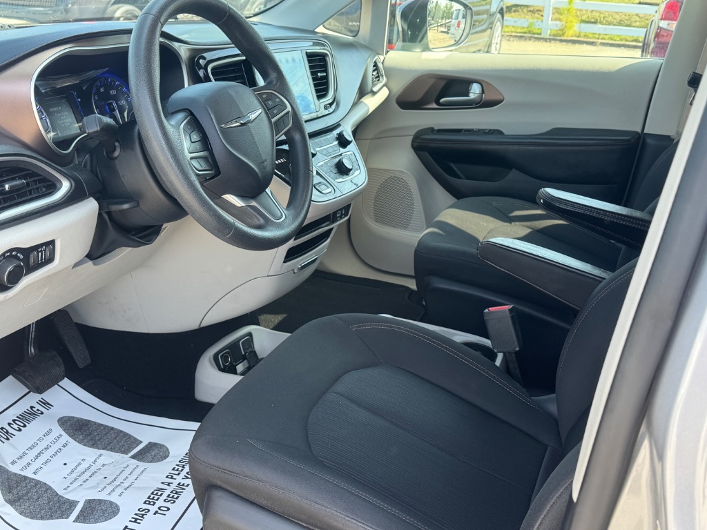 2017 Chrysler Pacifica - $15,251