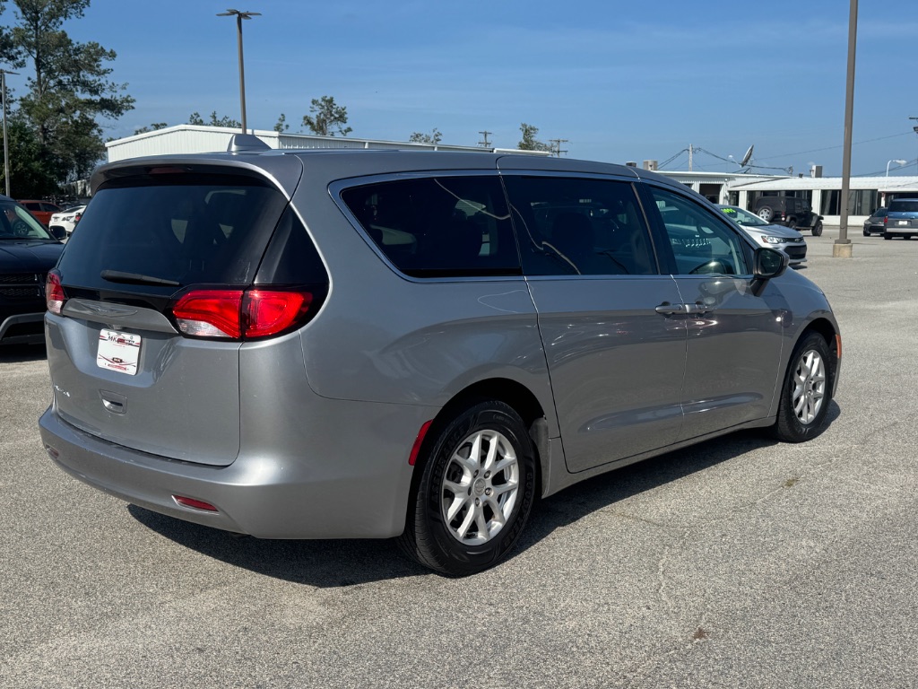 2017 Chrysler Pacifica - $15,251
