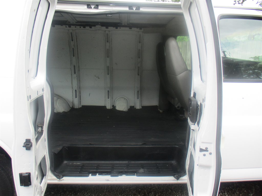 2003 Chevrolet Express 2500 2500 photo