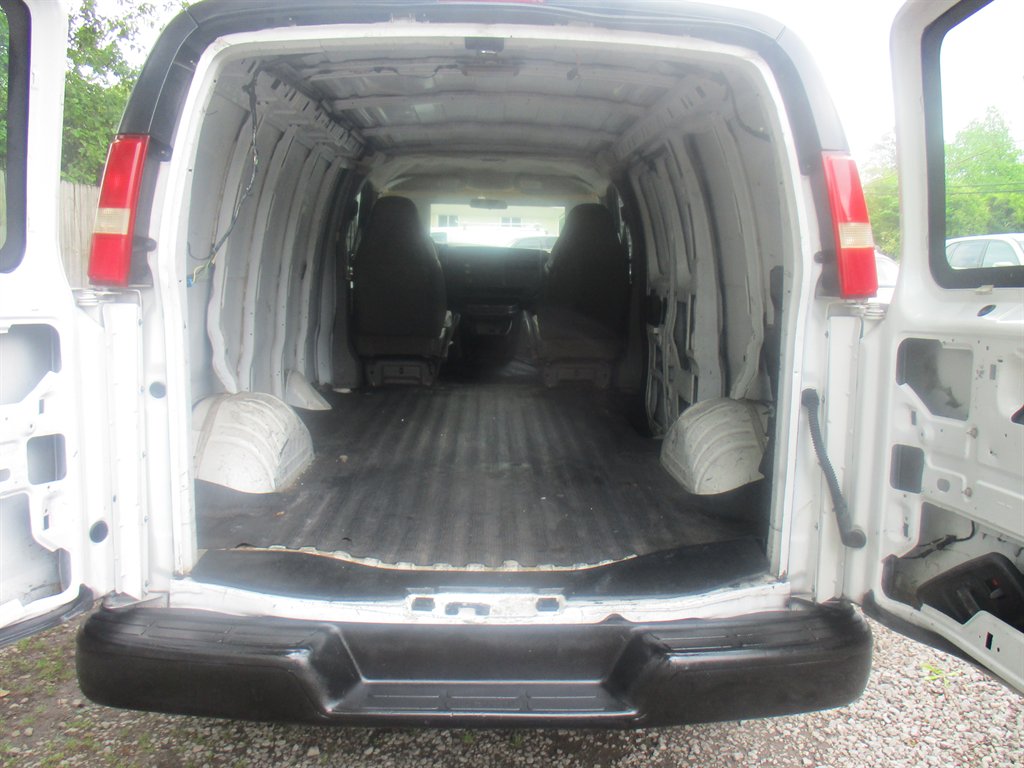 2003 Chevrolet Express 2500 2500 photo