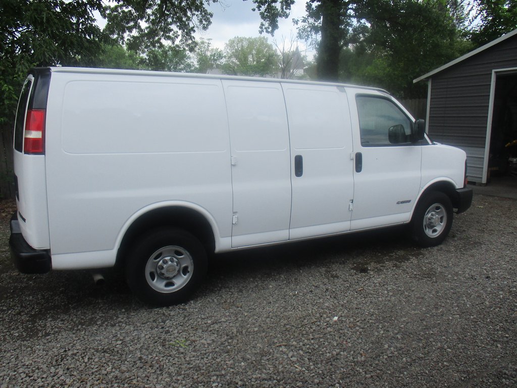 2003 Chevrolet Express 2500 2500 photo