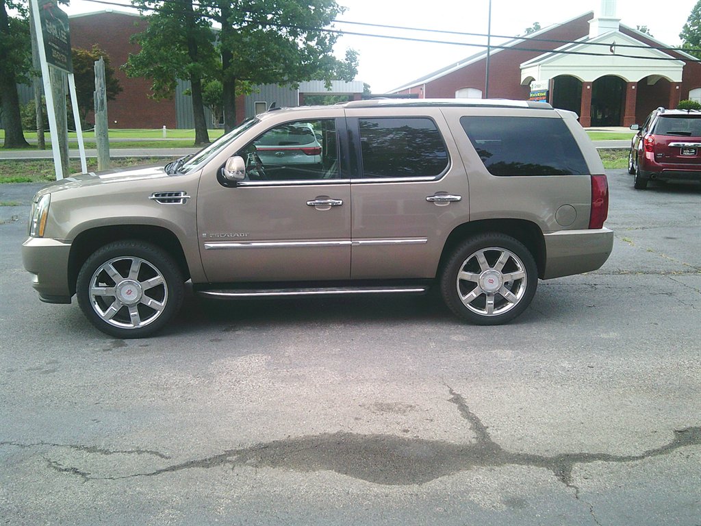 2007 Cadillac Escalade - $10,650