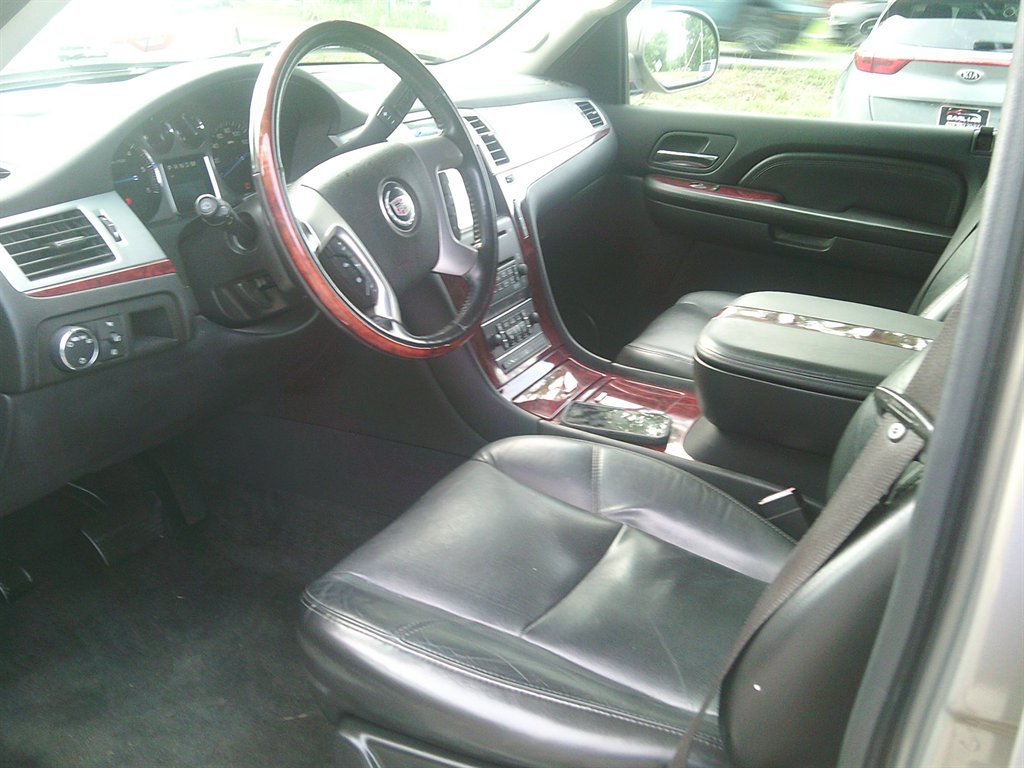 2007 Cadillac Escalade - $10,650