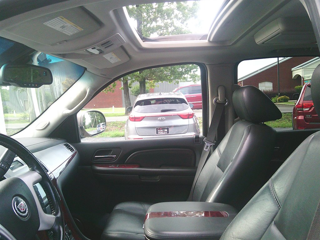2007 Cadillac Escalade - $10,650