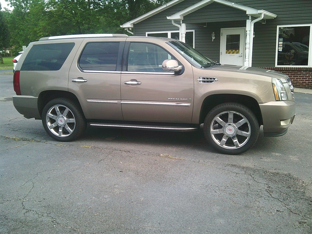 2007 Cadillac Escalade - $10,650