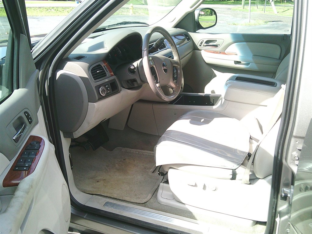 2008 GMC Yukon - $7,950