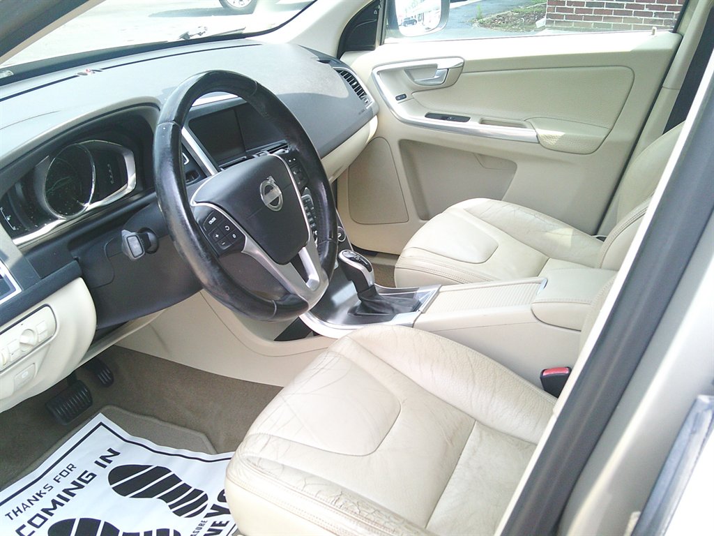 2014 Volvo XC60 - $8,650