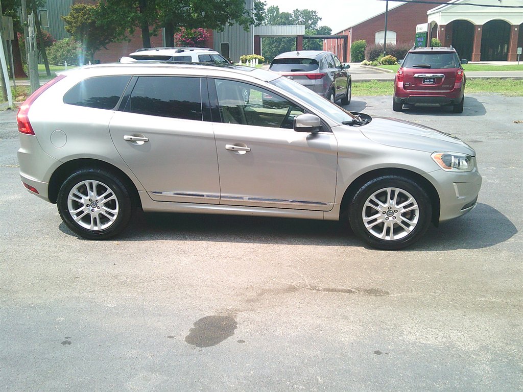 2014 Volvo XC60 - $8,650