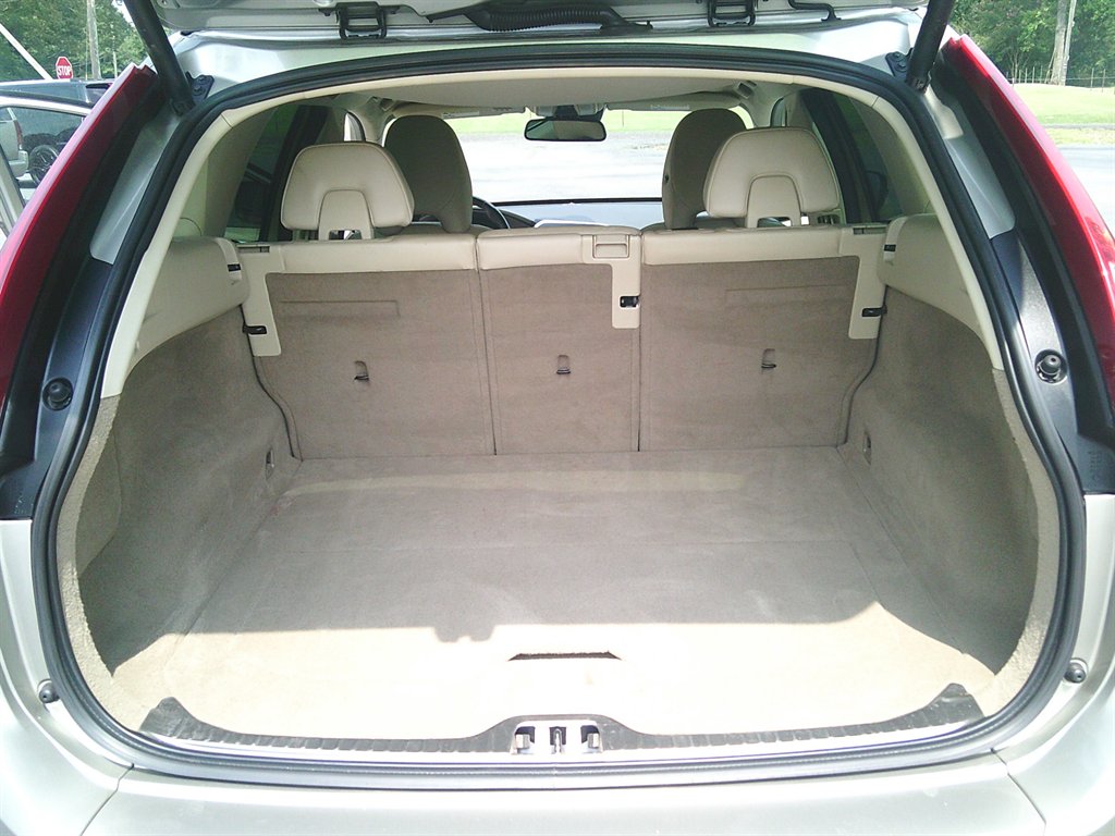 2014 Volvo XC60 - $8,650