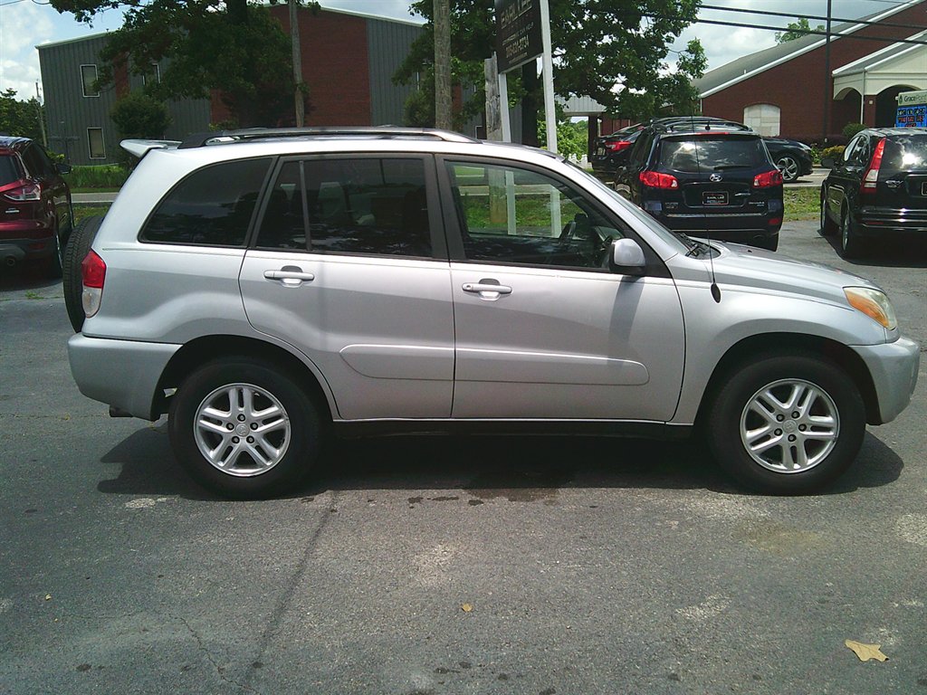 2002 Toyota RAV4 photo