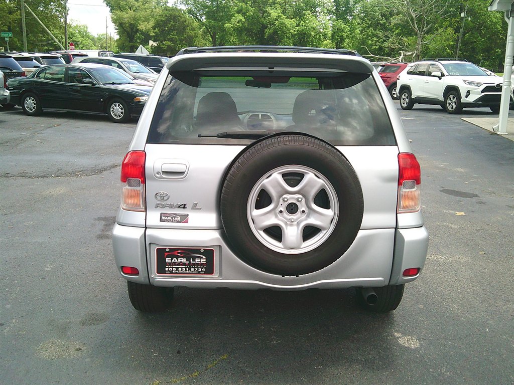 2002 Toyota RAV4 photo