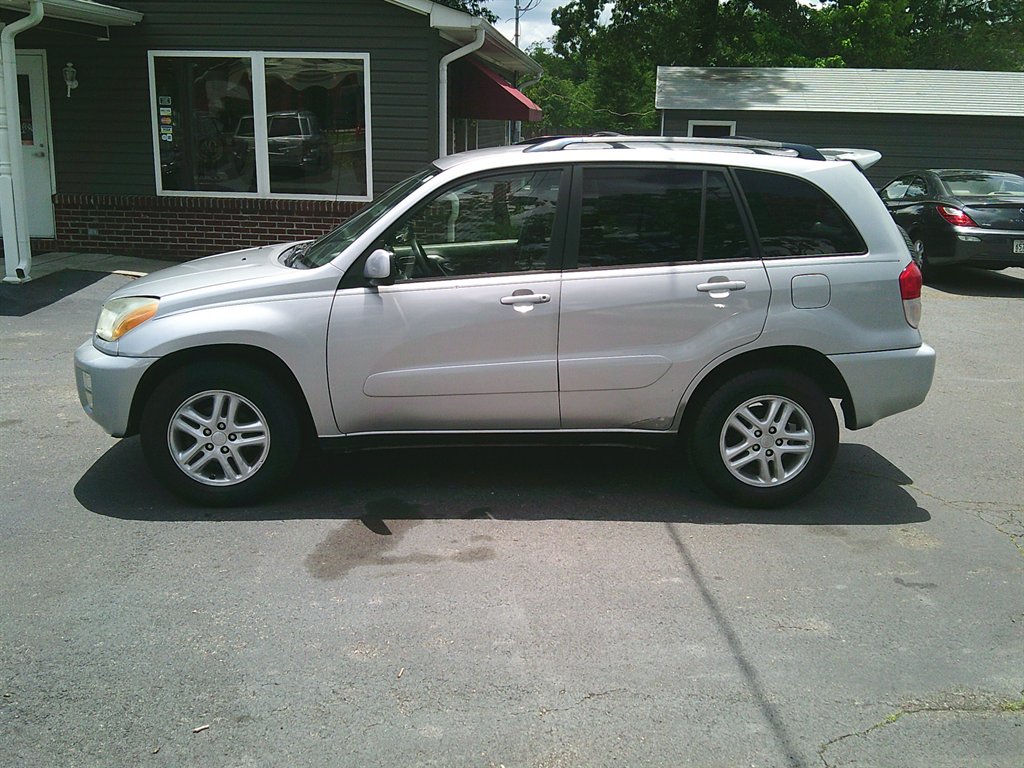 2002 Toyota RAV4 photo