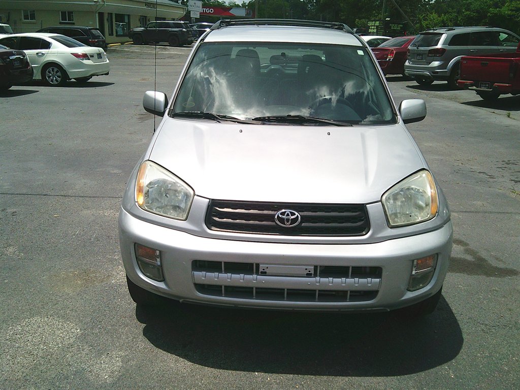 2002 Toyota RAV4 photo