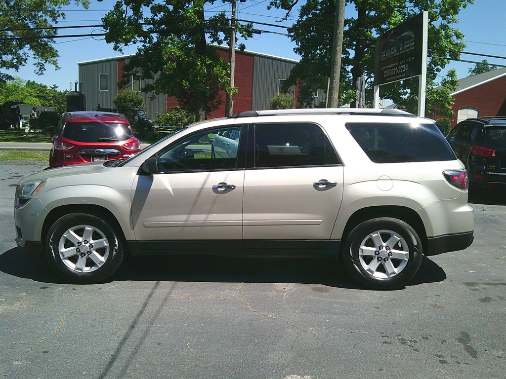 2013 GMC Acadia SLE-2 photo