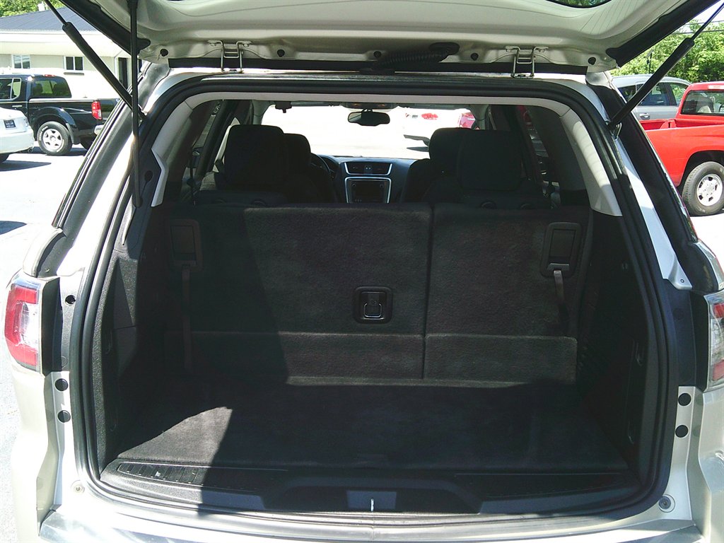 2013 GMC Acadia SLE-2 photo