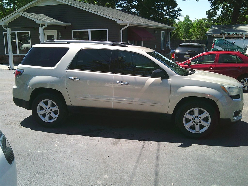 2013 GMC Acadia SLE-2 photo