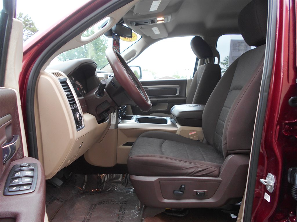 2016 RAM 1500 SLT photo
