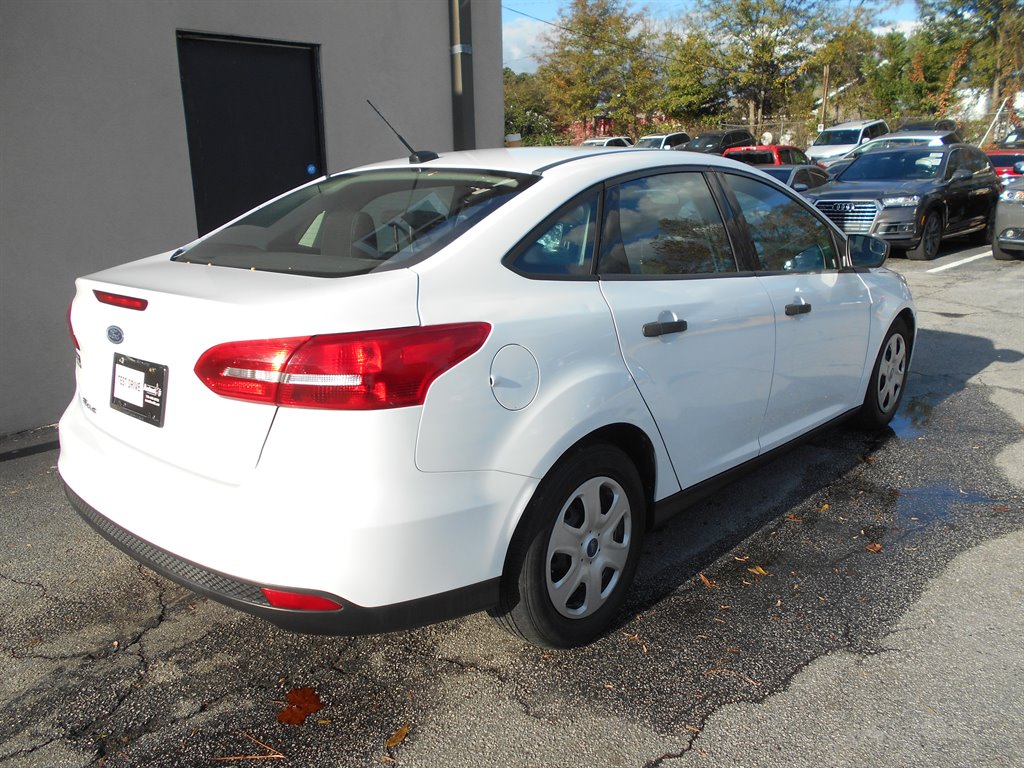 2018 Ford Focus S photo