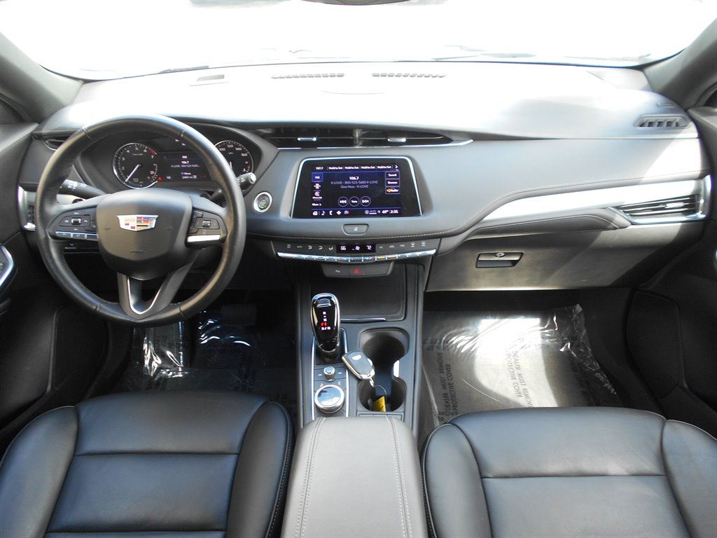 2022 Cadillac XT4 Premium Luxury photo