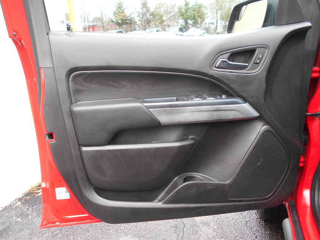 2017 Chevrolet Colorado LT photo
