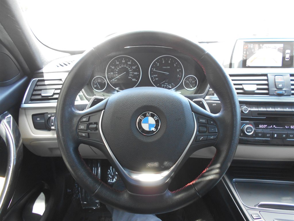 2017 BMW 3-Series 330i photo