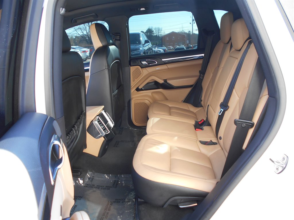 2018 Porsche Cayenne  photo
