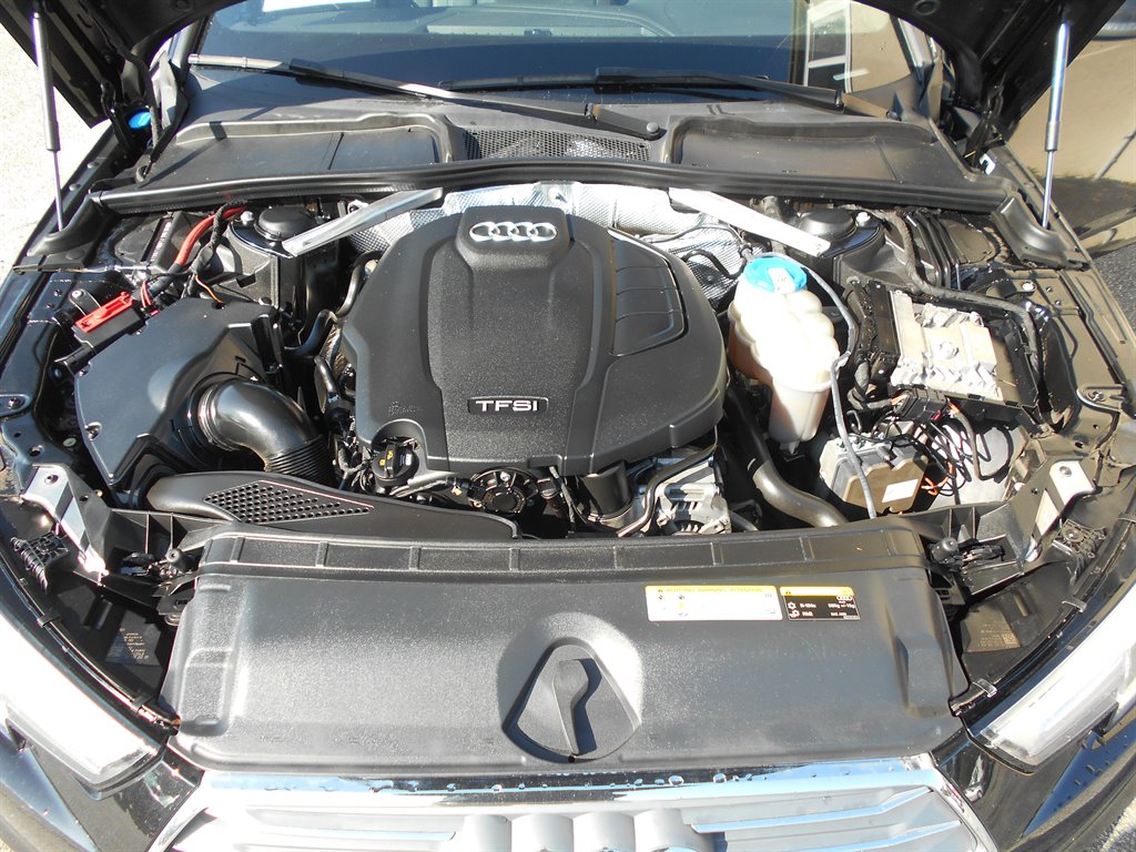 2017 Audi A4 Premium Plus photo