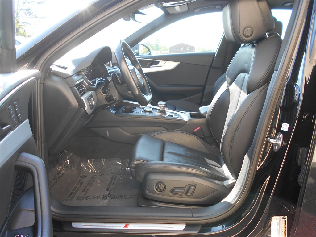 2017 Audi A4 Premium Plus photo