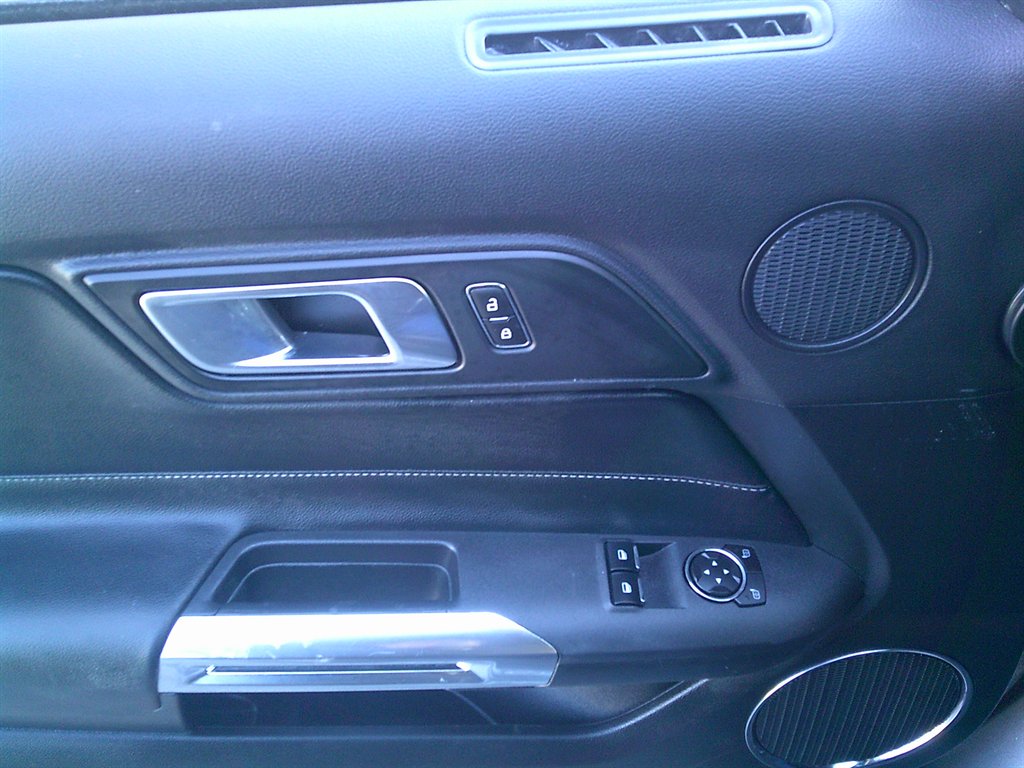 2023 Ford Mustang - $25,995