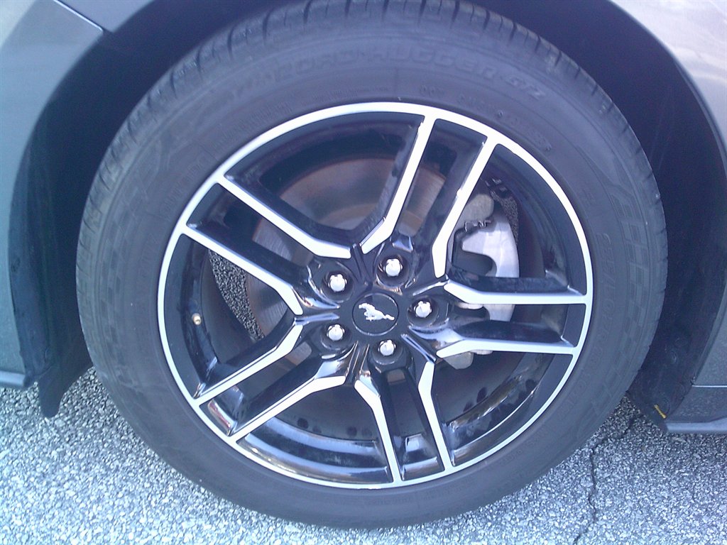 2023 Ford Mustang - $25,995