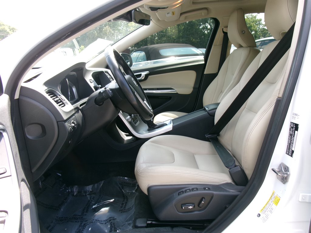 2017 Volvo S60 - $12,995