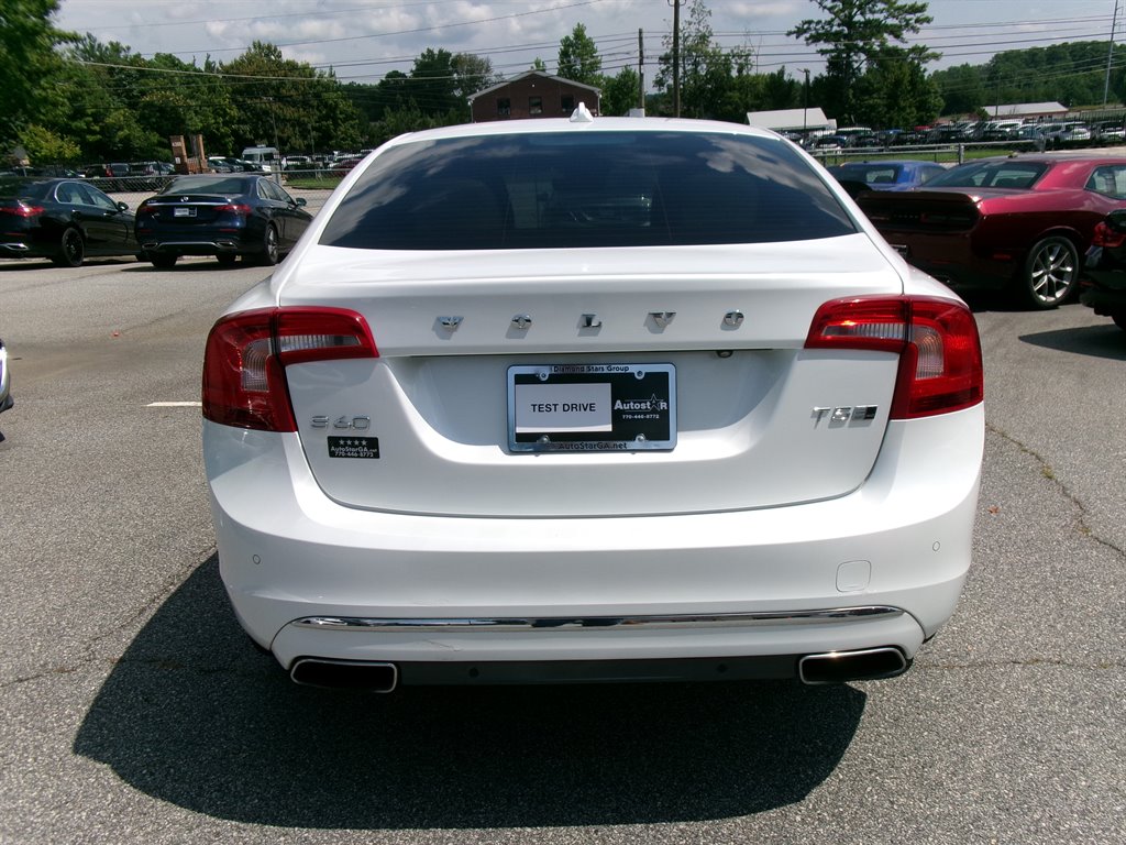 2017 Volvo S60 - $12,995