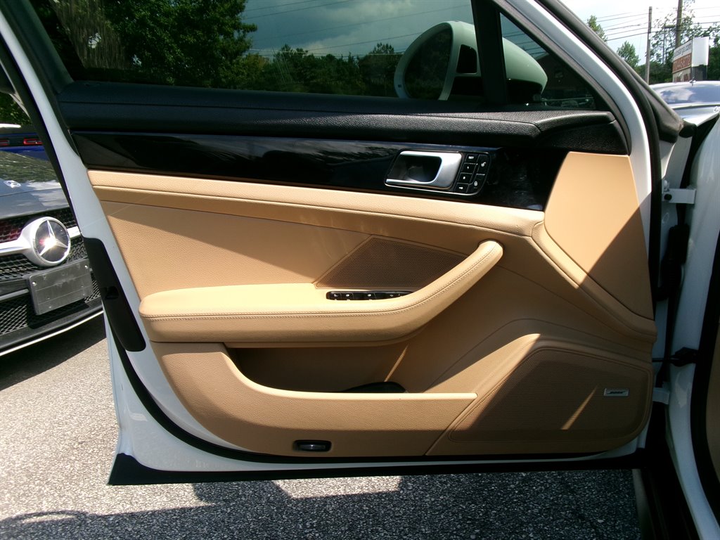 2018 Porsche Panamera - $32,995