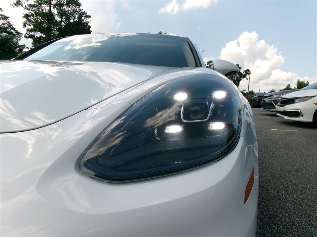 2018 Porsche Panamera - $32,995