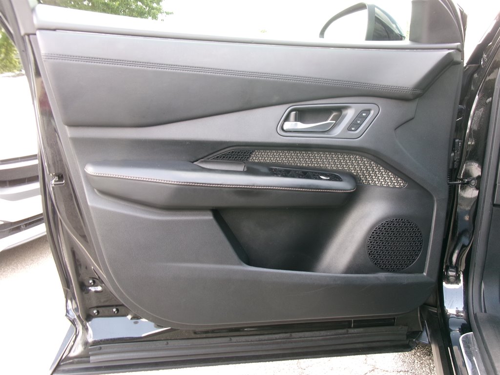 2023 Nissan Ariya Hatchback - $17,995