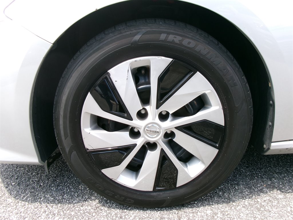 2021 Nissan Altima - $14,995