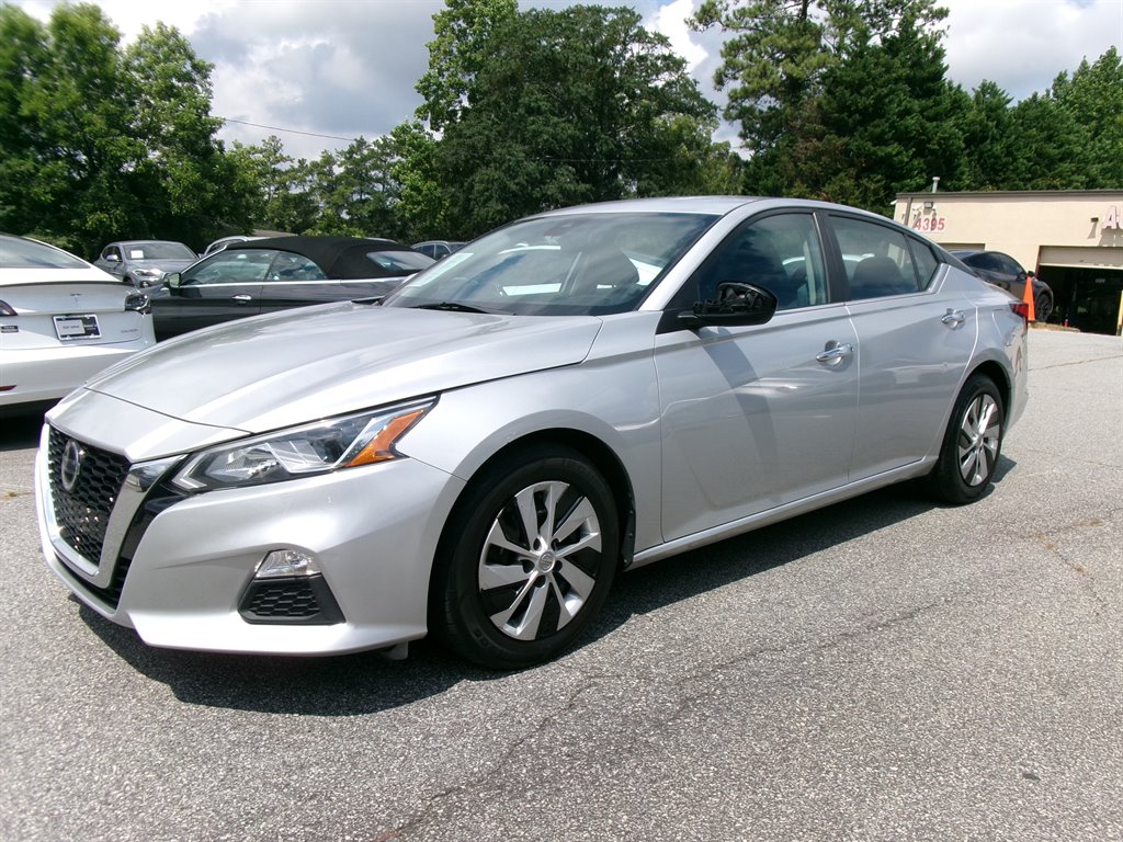 2021 Nissan Altima - $14,995