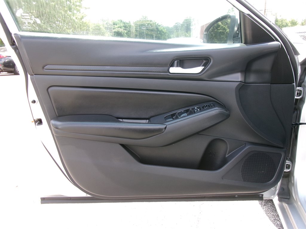 2021 Nissan Altima - $14,995