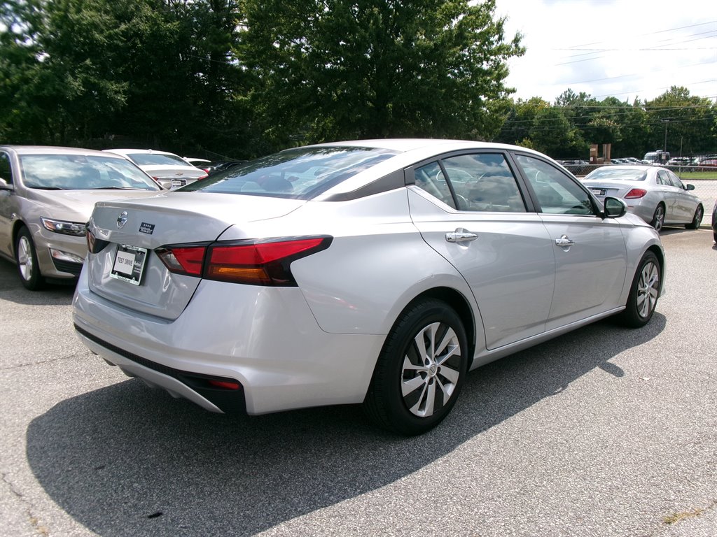2021 Nissan Altima - $14,995