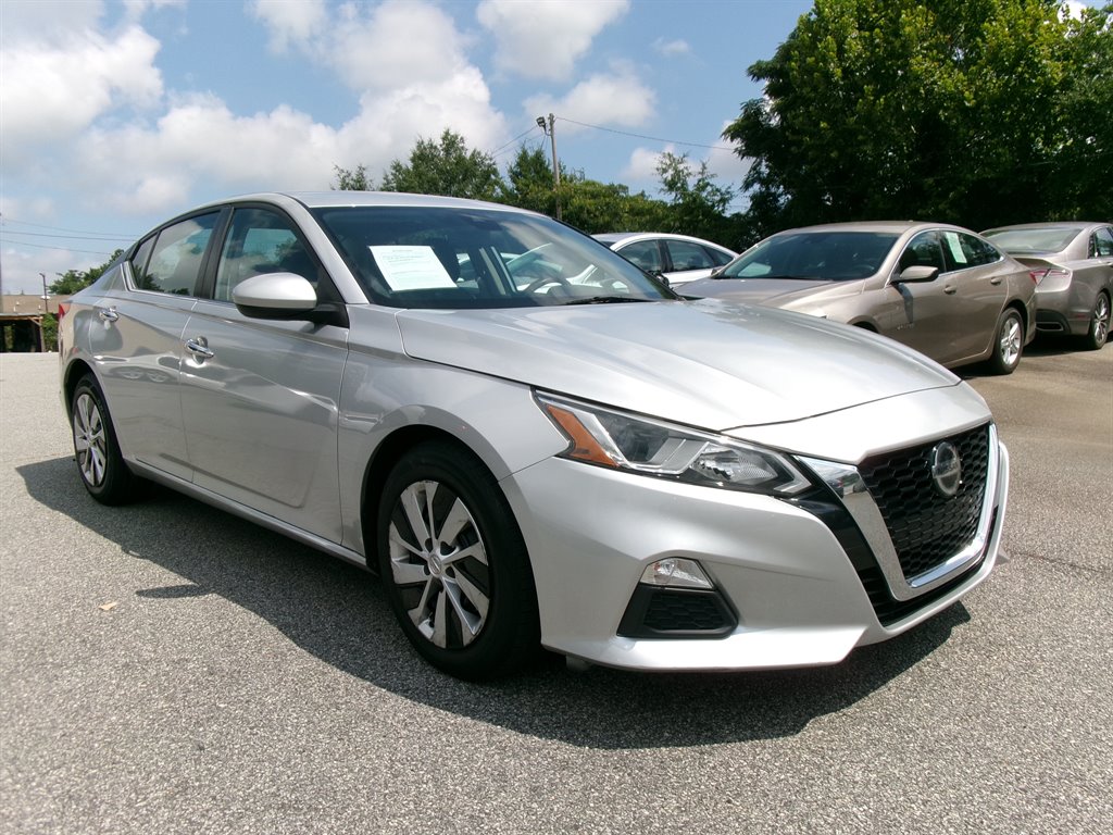 2021 Nissan Altima - $14,995