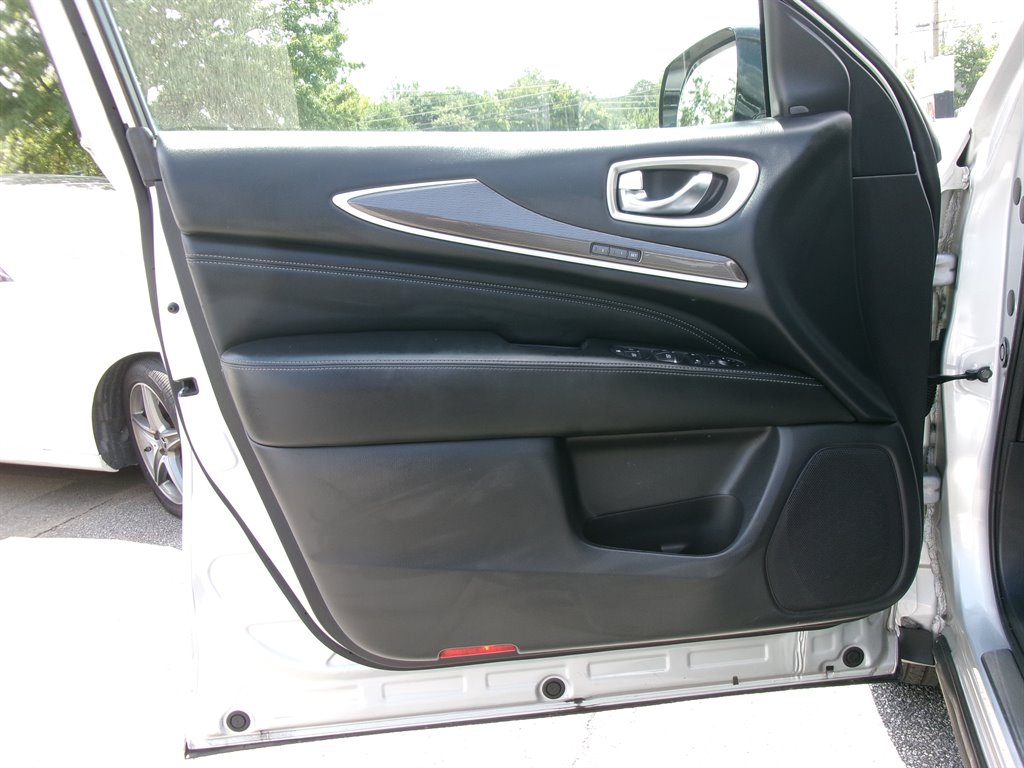 2017 INFINITI QX60 - $13,995