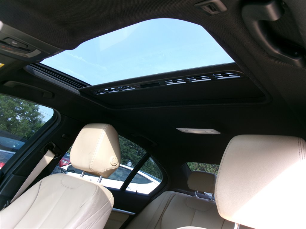 2017 BMW 330i - $12,995