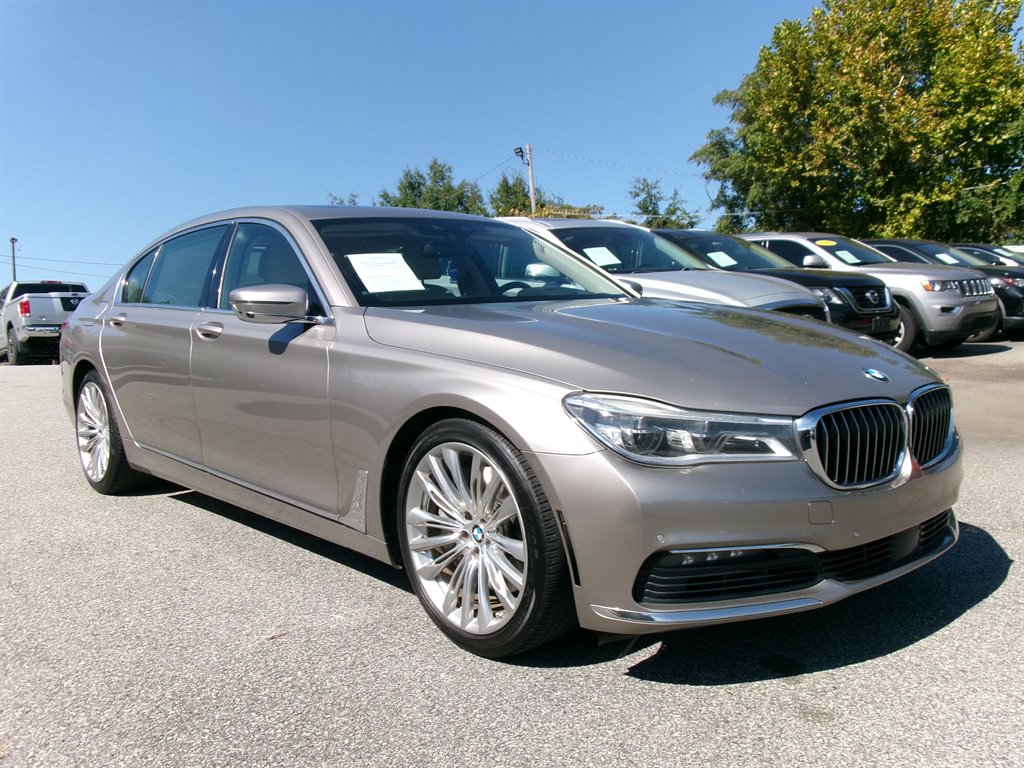 2018 BMW 750i