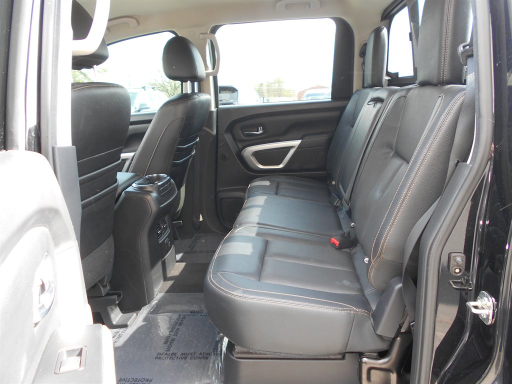 2017 Nissan Titan SL photo