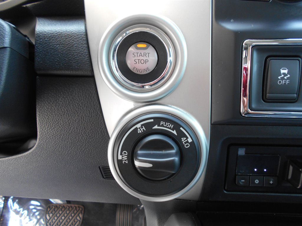2017 Nissan Titan SL photo