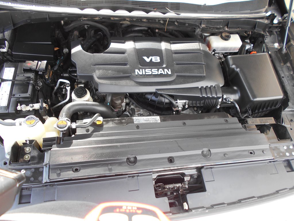 2017 Nissan Titan SL photo