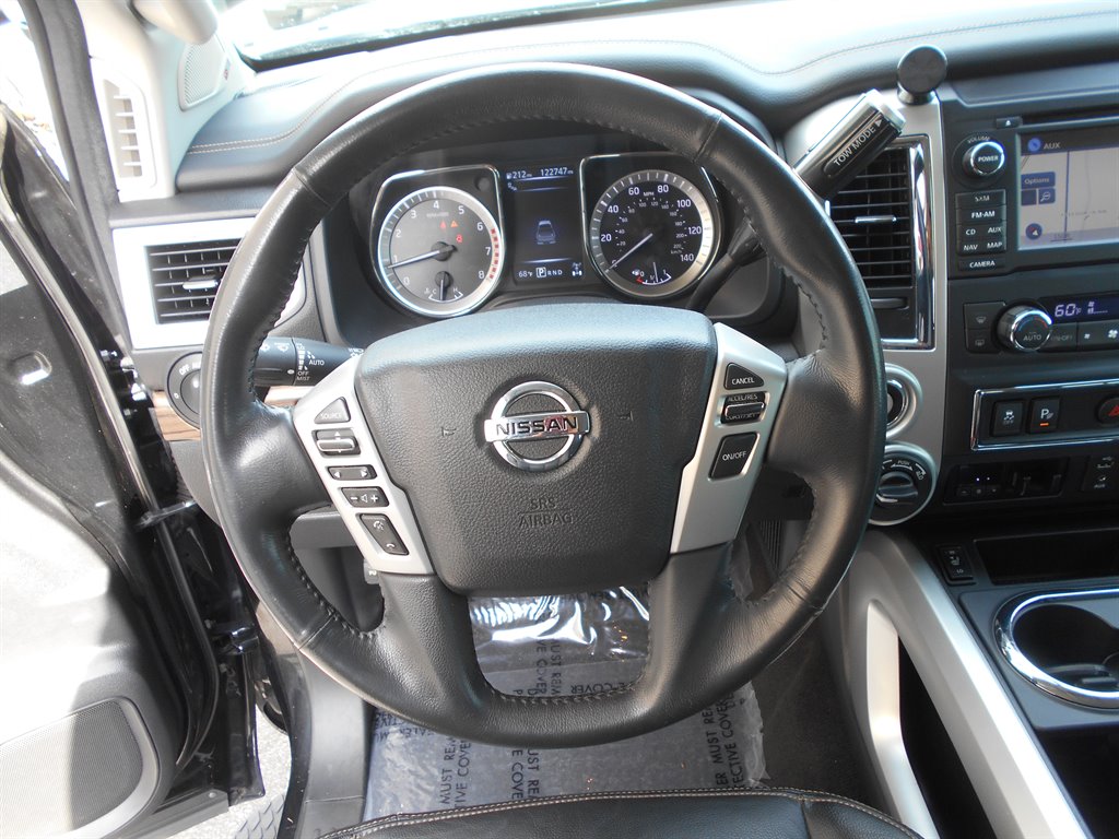 2017 Nissan Titan SL photo